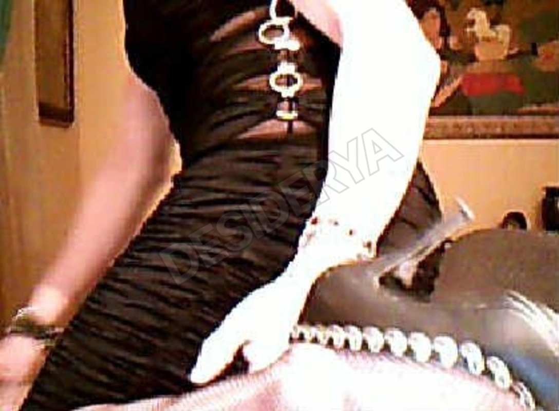 Laura748547054601932