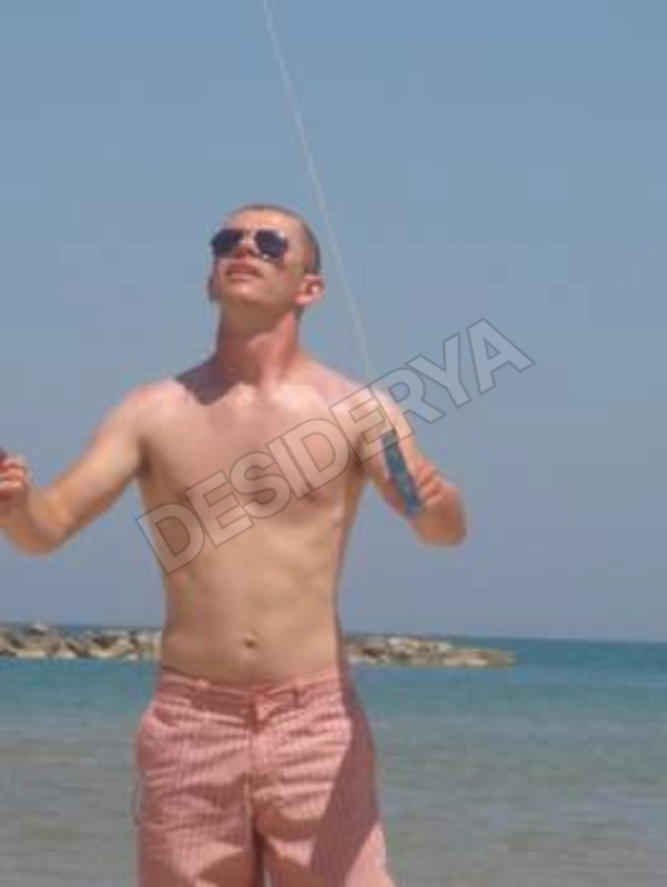 Alex1Alexa5601680
