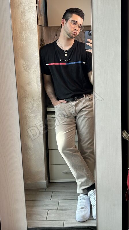 Simone0000335958698