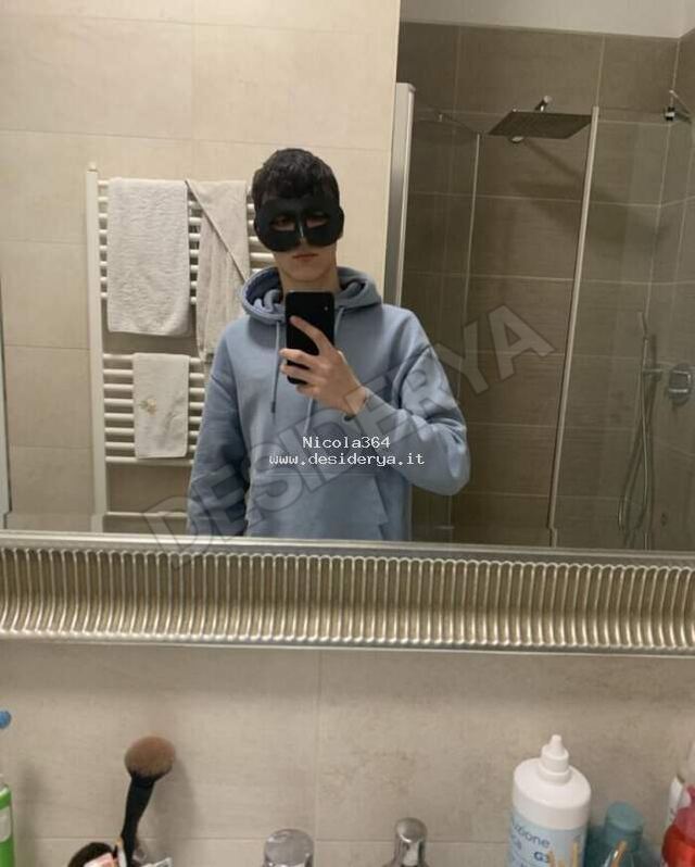 Nicola3645885942