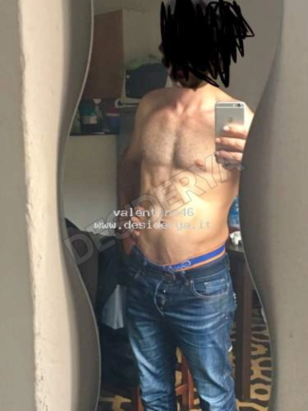 valentino465511690