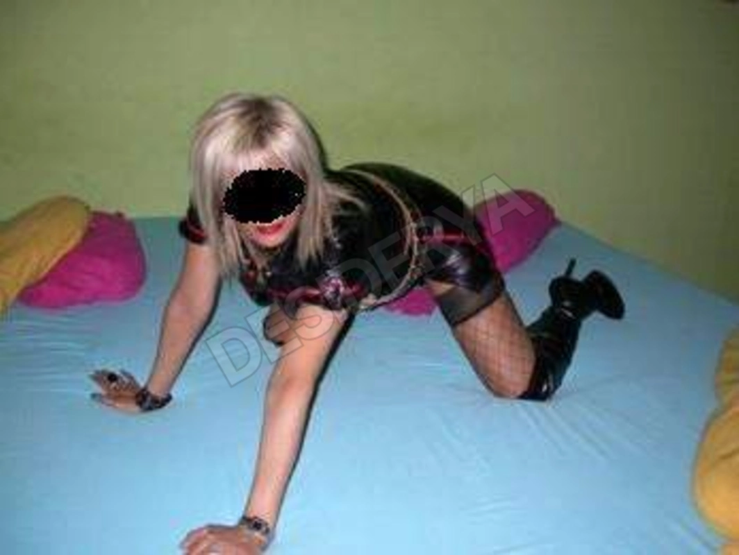 BlackAndBlond5511622