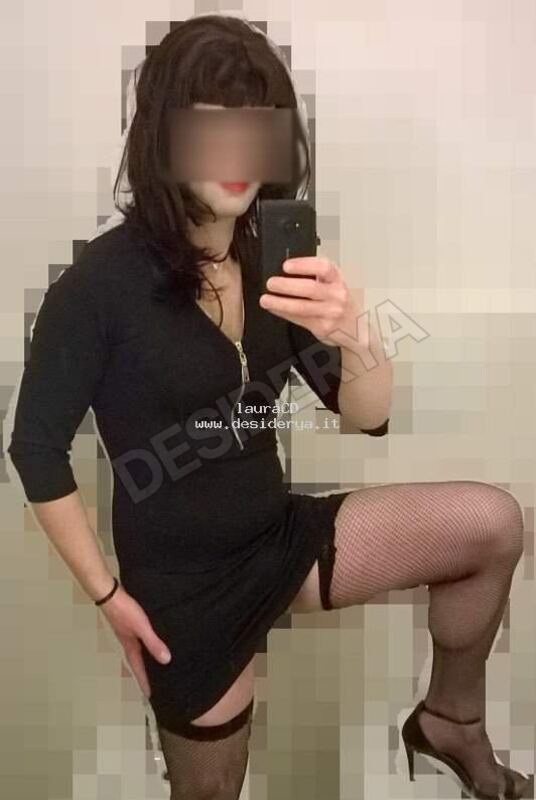 lauraCD5884671