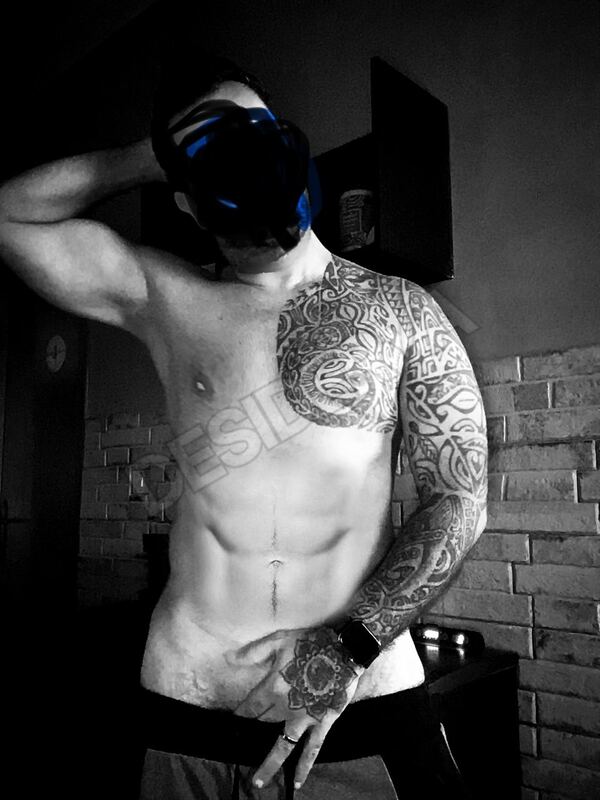 BikerSexxx5949346