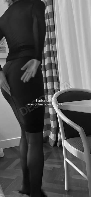 ladynylon5876952