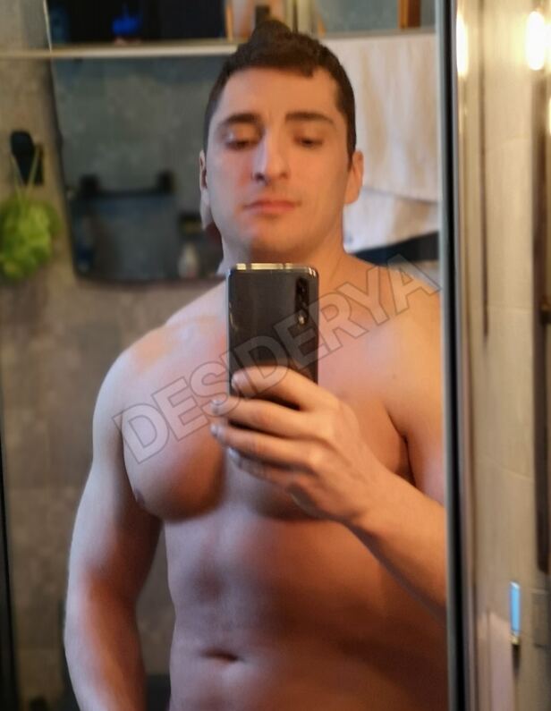 MaxAdonis5949135