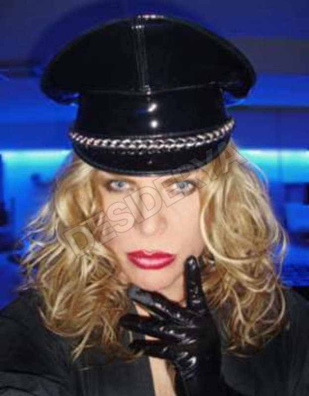leandra19755559513
